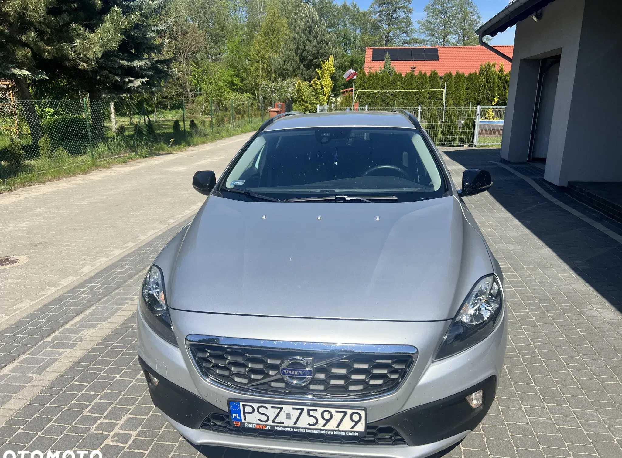 volvo v40 wronki Volvo V40 cena 55000 przebieg: 102600, rok produkcji 2017 z Wronki